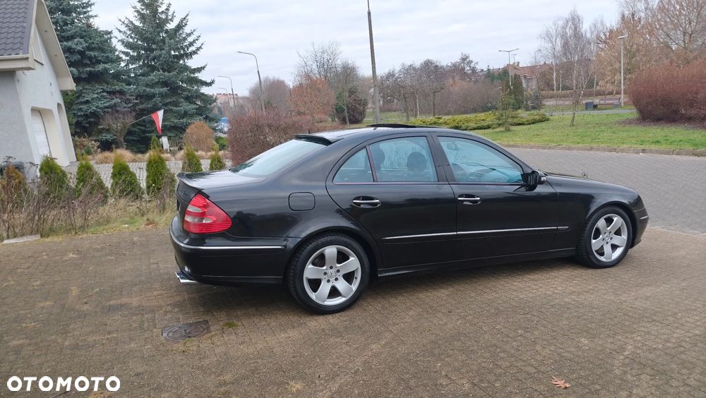 Mercedes-Benz Klasa E 500 4Matic Avantgarde Sport Edition AMG - 23