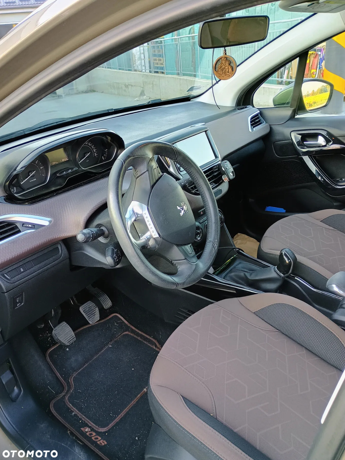 Peugeot 2008 1.2 Pure Tech Active - 12
