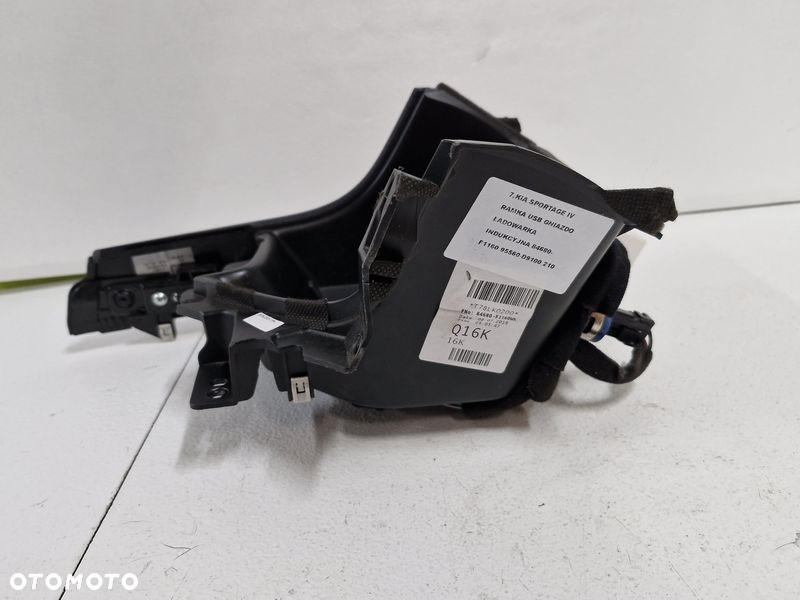 KIA SPORTAGE 4 IV RAMKA GNIAZDO USB ŁADOWARKA INDUKCYJNA 84680-F1160 95560-D9100 - 9