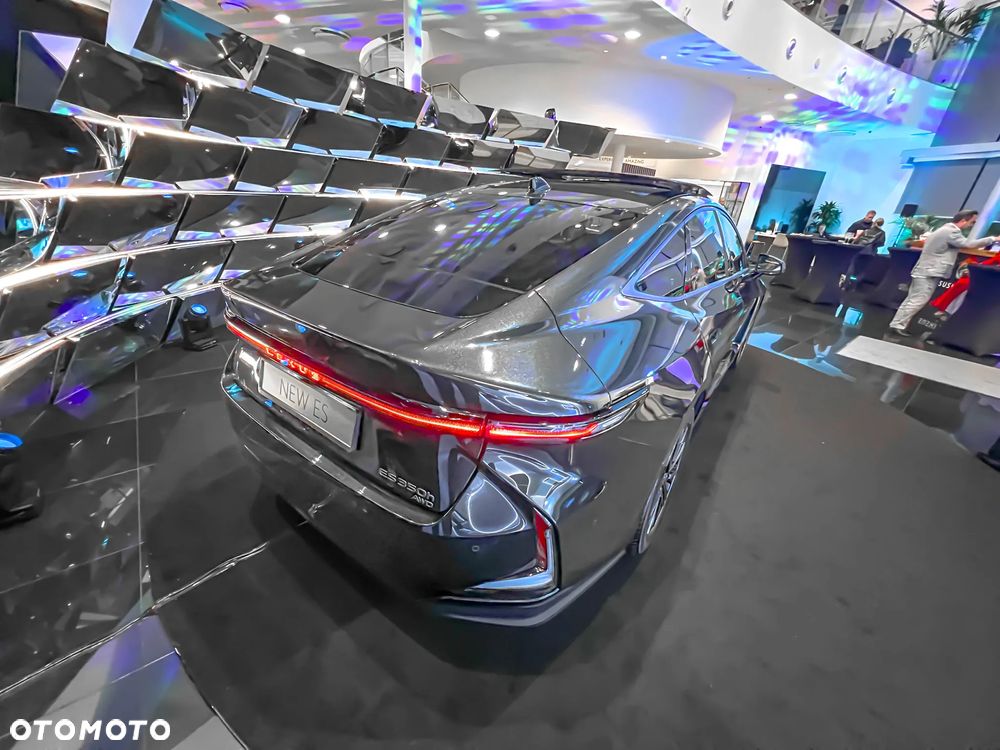 Lexus ES - 8