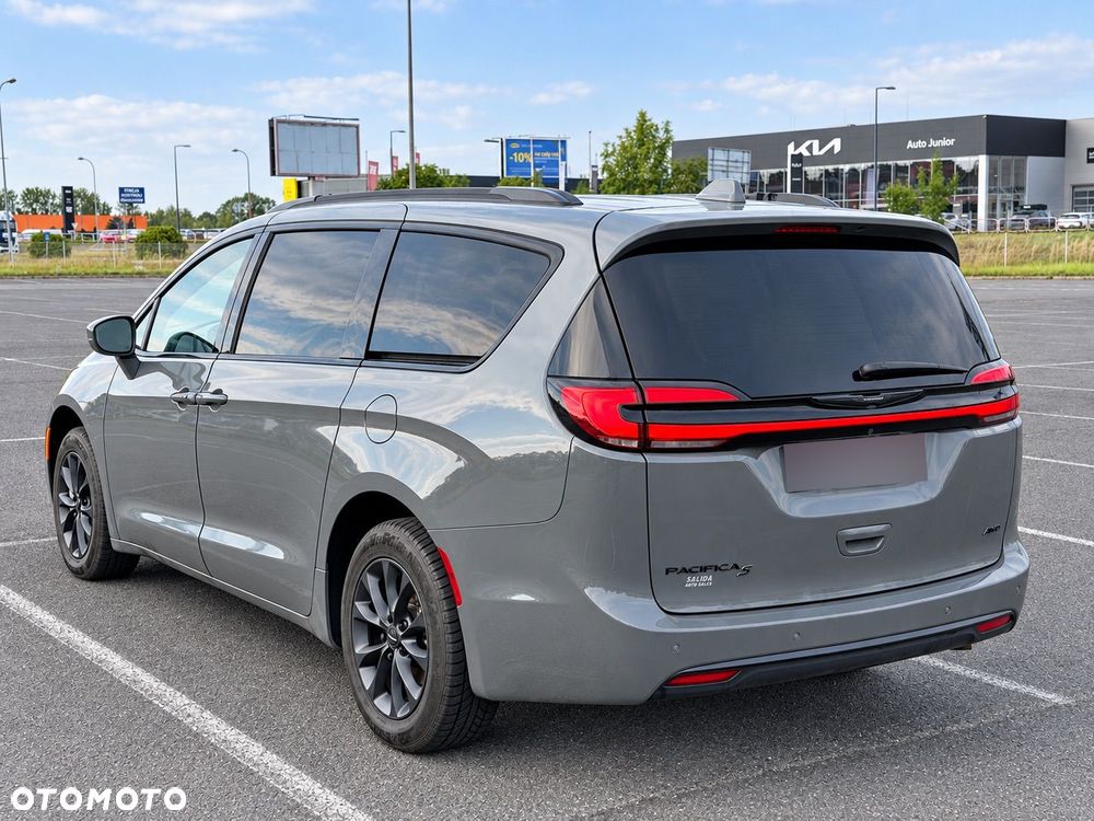 Chrysler Pacifica - 7
