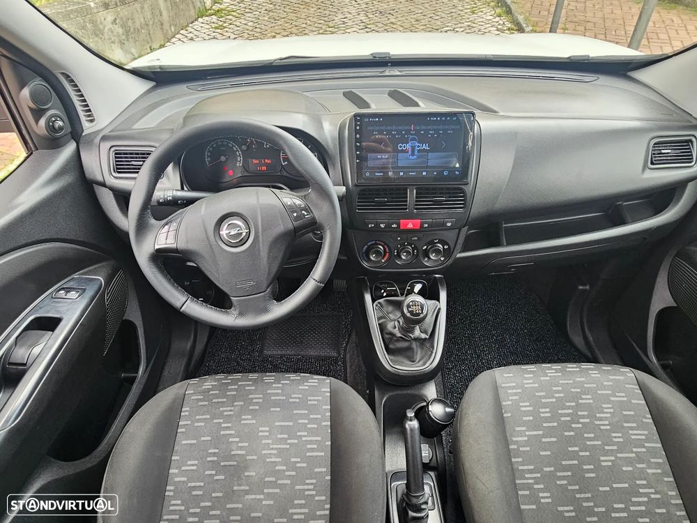 Opel Combo D ,Com Rampa Cadeira De Rodas - 12