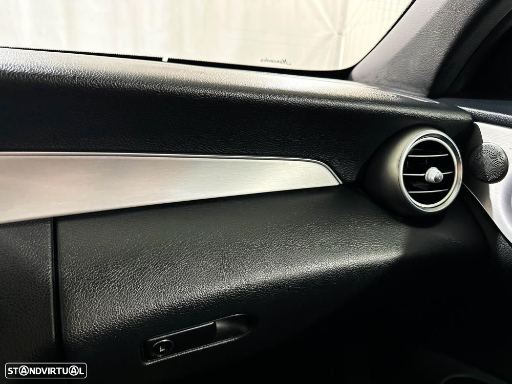 Mercedes-Benz C 200 Cabrio 9G-Tronic AMG Line - 33