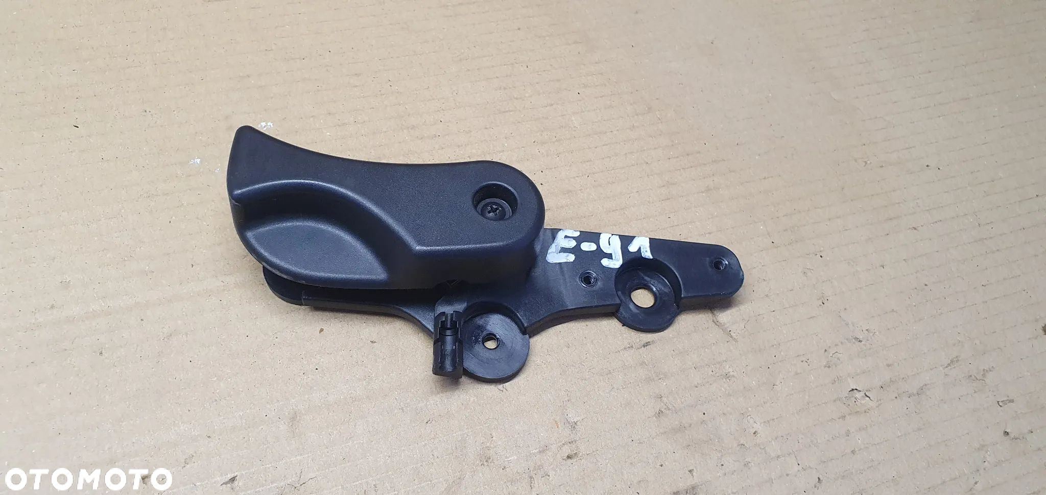 Klamka raczka dźwignia otwierania maski BMW 3 E90 9150273 7058117 - 1