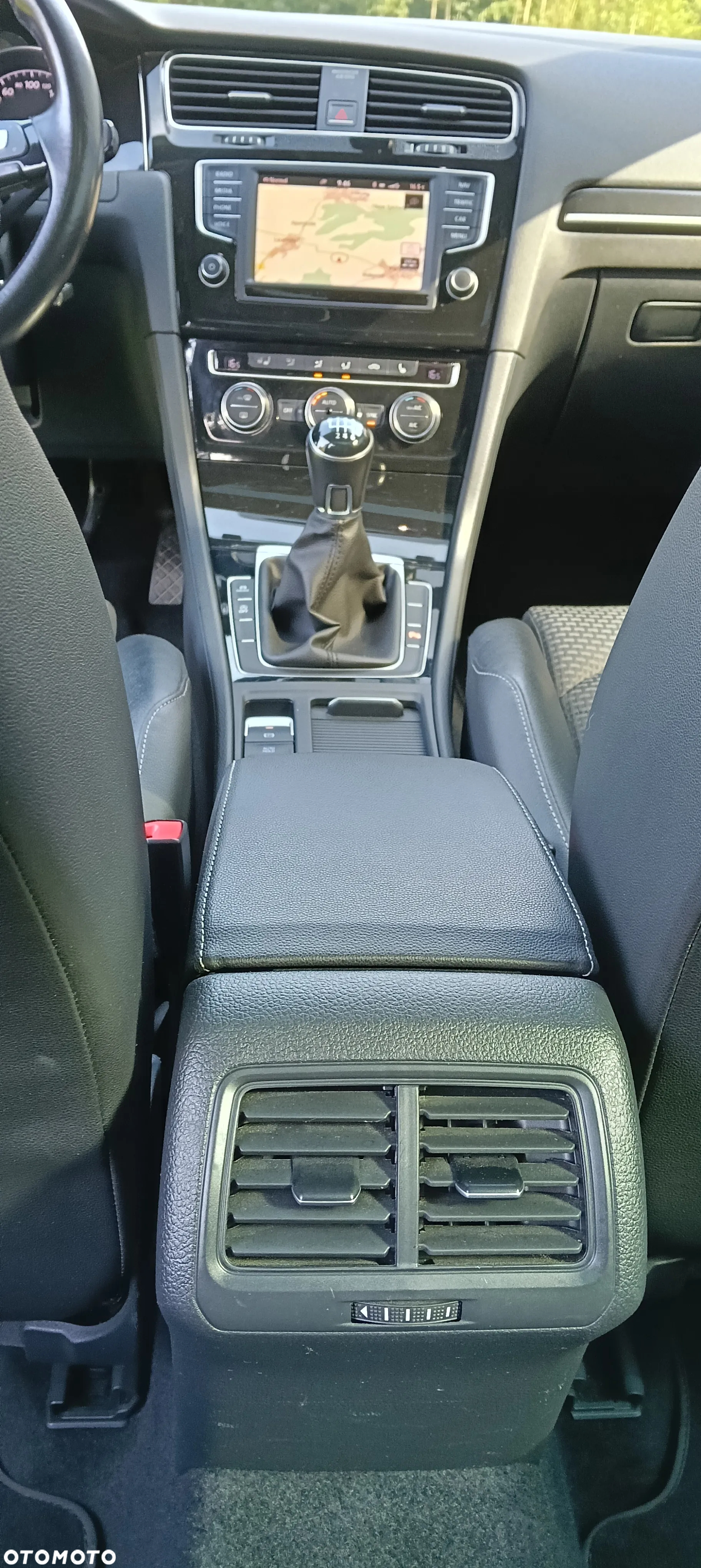 Volkswagen Golf 2.0 BlueTDI Highline - 25