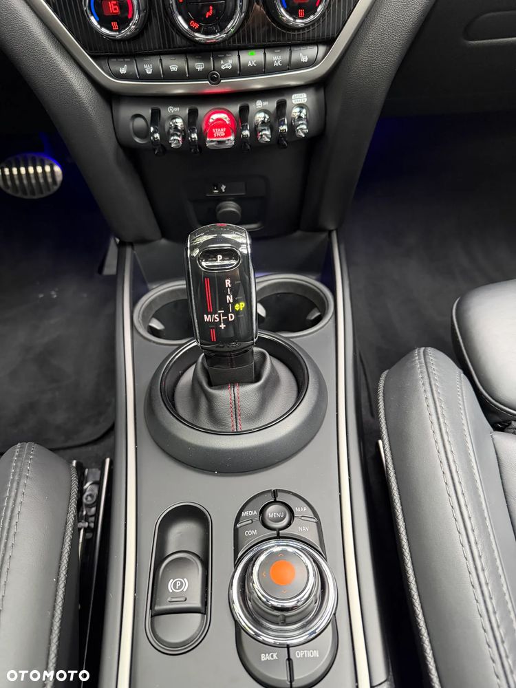 MINI Countryman Cooper SD All4 Essential Trim - 14