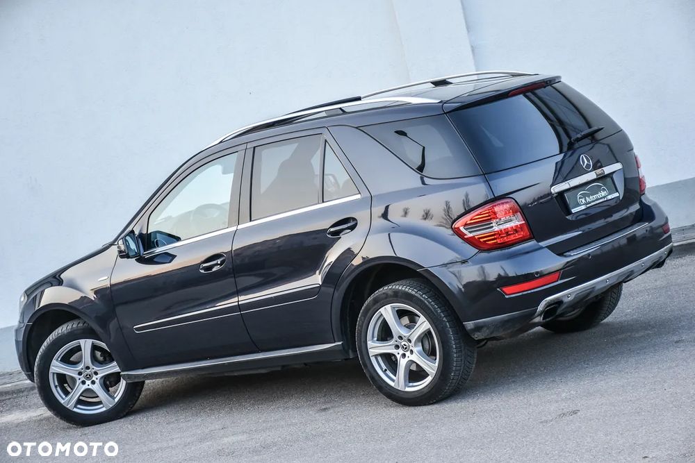 Mercedes-Benz ML 300 CDI 4Matic 7G-TRONIC DPF BlueEFFICIENCY Grand Edition - 11