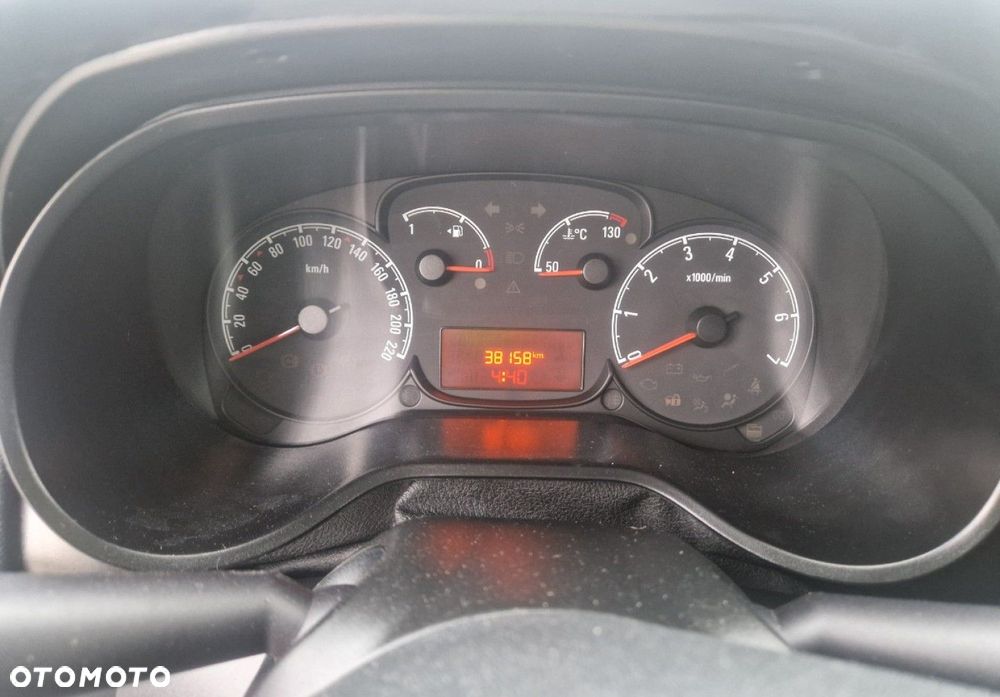 Opel COMBO - 11