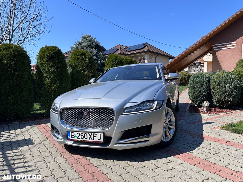 Jaguar XF 20d RWD Portfolio - 1