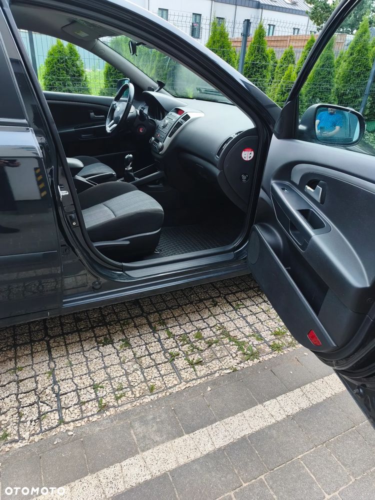 Kia Ceed 1.6 Comfort + - 18