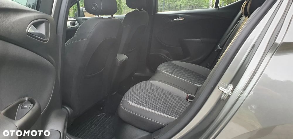 Opel Astra 1.2 T GS Line S&S - 10