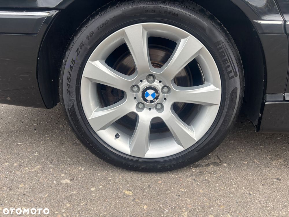 BMW Seria 7 735i - 21