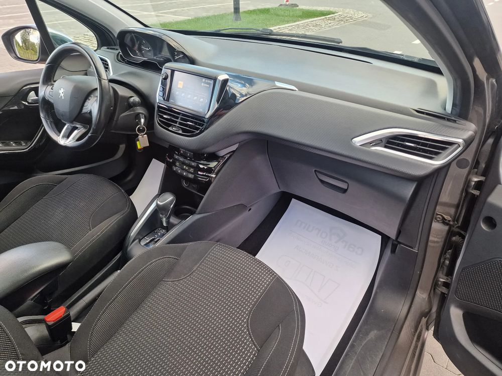 Peugeot 208 - 37