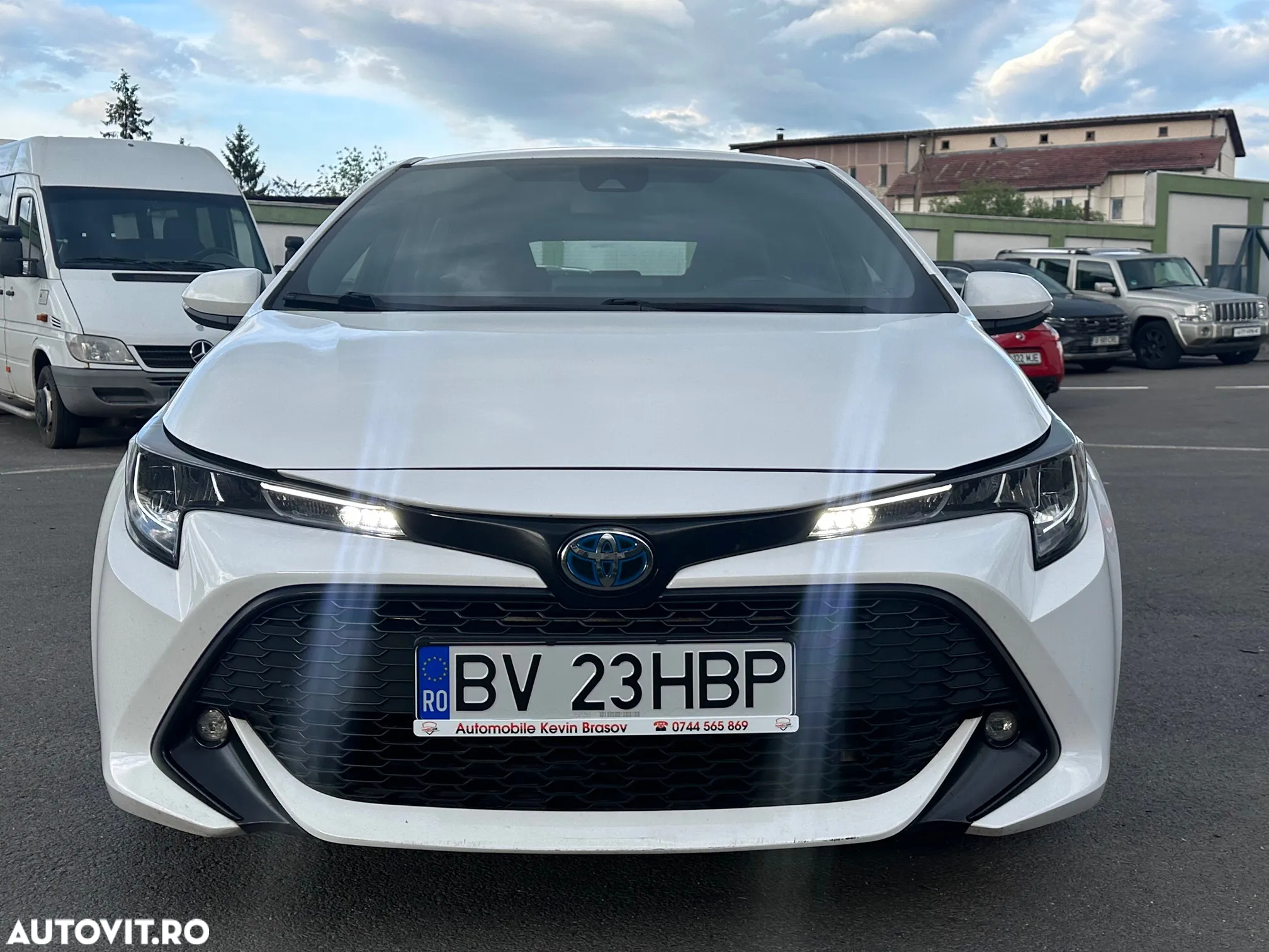 Toyota Corolla 1.8 Hybrid Business Edition - 12