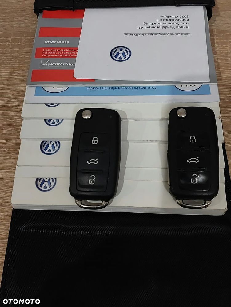 Volkswagen Golf - 28