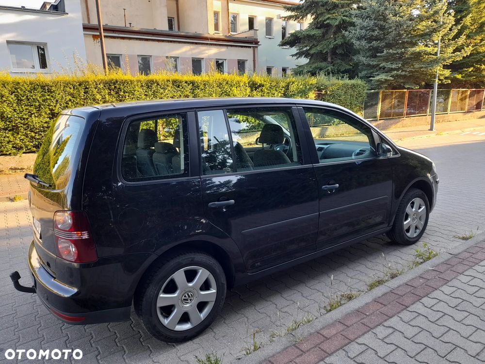 Volkswagen Touran - 2