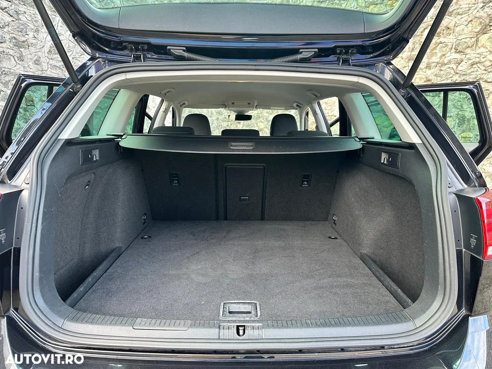 Volkswagen Golf 1.6 TDI (BlueMotion Technology) DSG Comfortline - 24