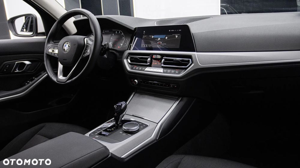 BMW Seria 3 318i Advantage sport - 14