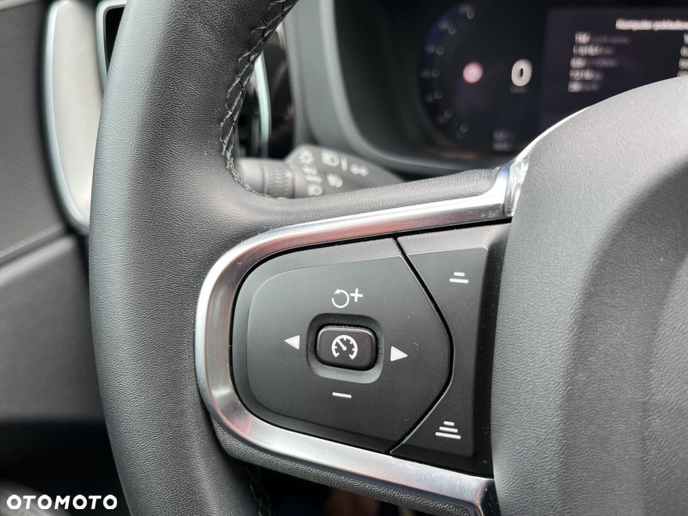 Volvo XC 60 B4 D Core - 28
