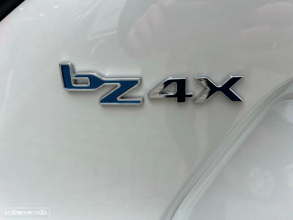 Toyota bZ4X 71,4 kWh Premium - 12