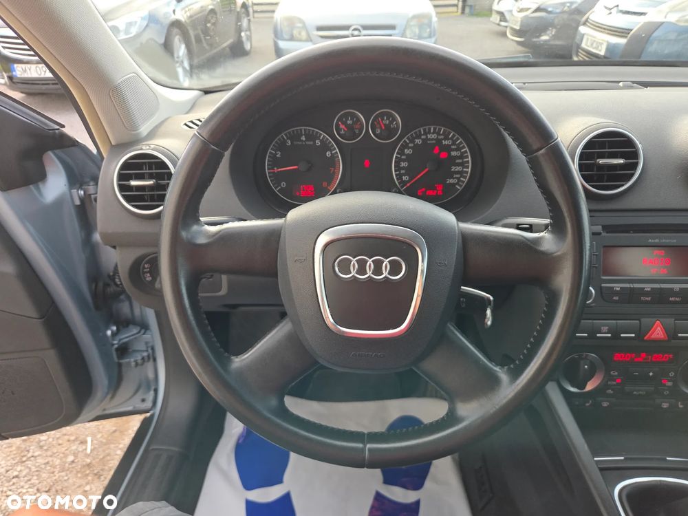 Audi A3 Sportback 1.6 Ambiente - 27