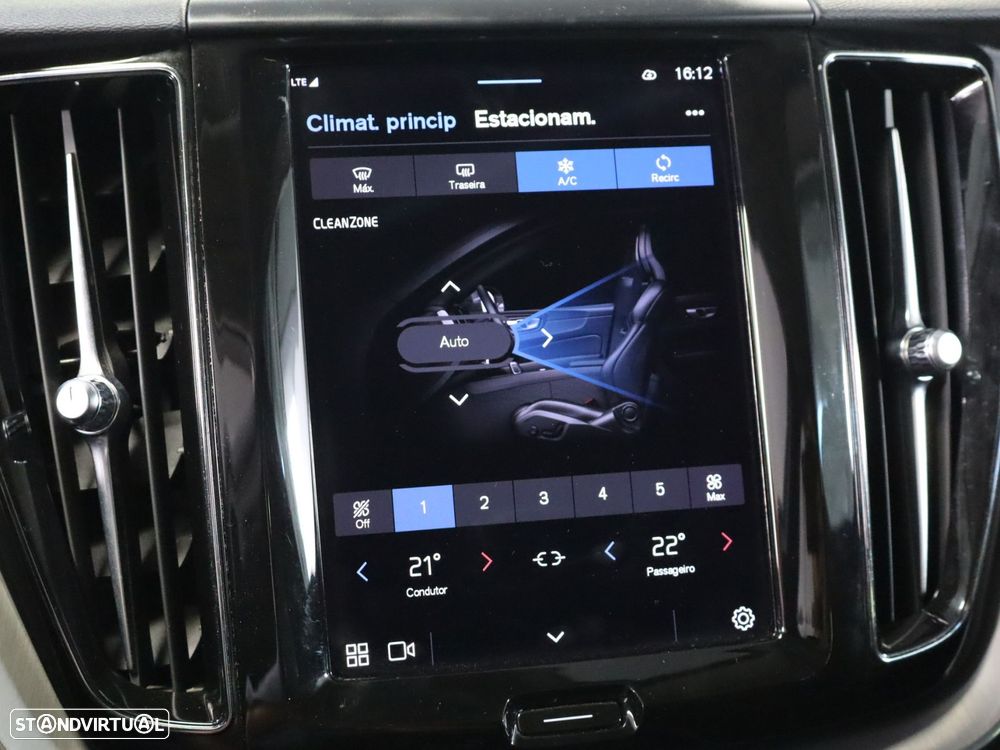 Volvo XC 60 2.0 T6 PHEV Inscription AWD - 17