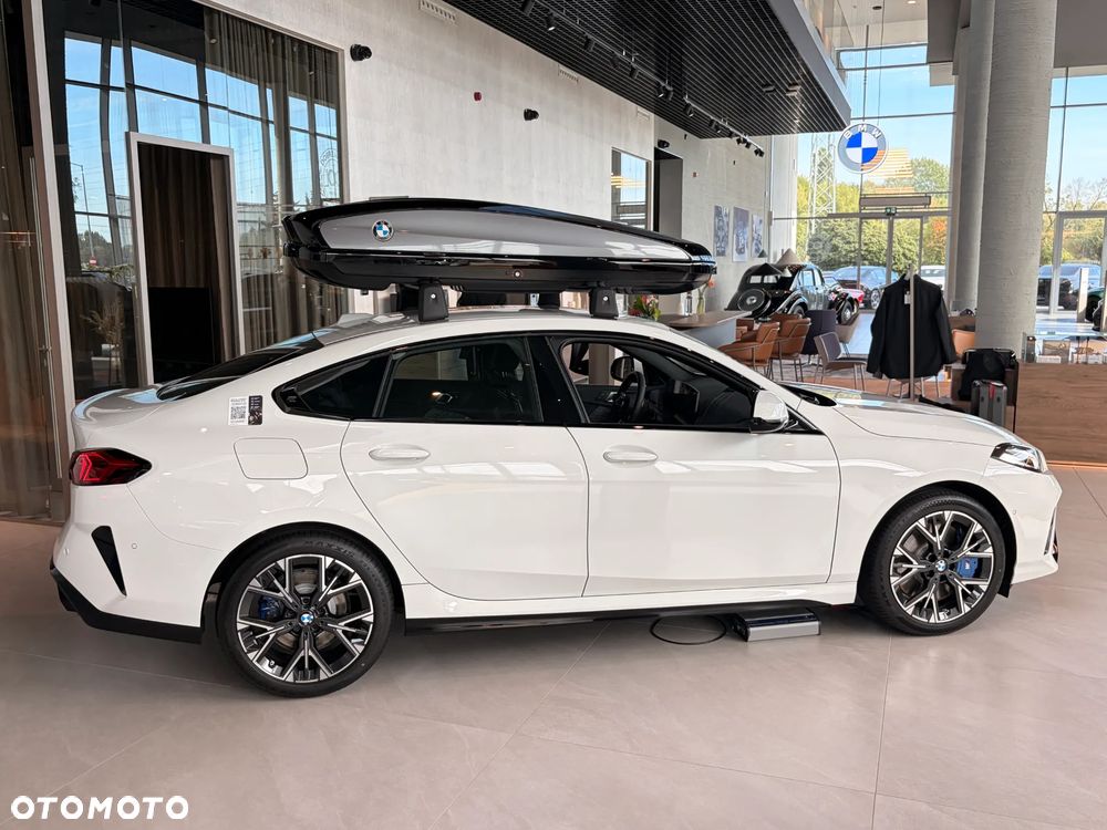 BMW Seria 2 220i mHEV - 4