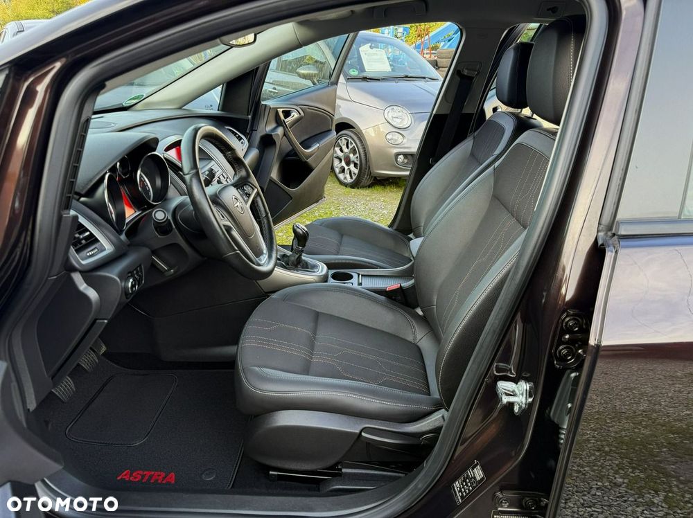 Opel Astra 1.4 Turbo 150 Jahre - 18