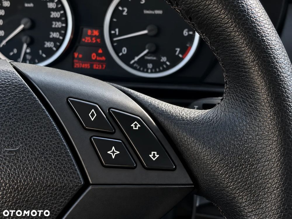 BMW Seria 5 520i - 12