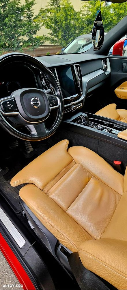 Volvo XC 60 Recharge T8 Twin Engine eAWD R-Design - 4