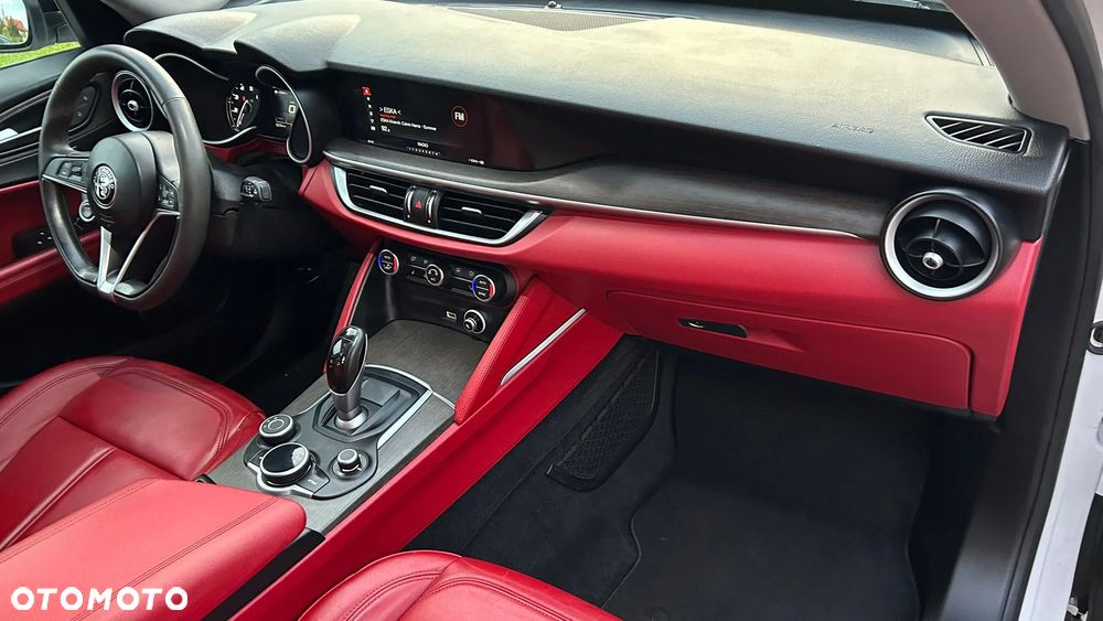 Alfa Romeo Stelvio 2.0 Turbo 16V AT8-Q4 Executive - 16
