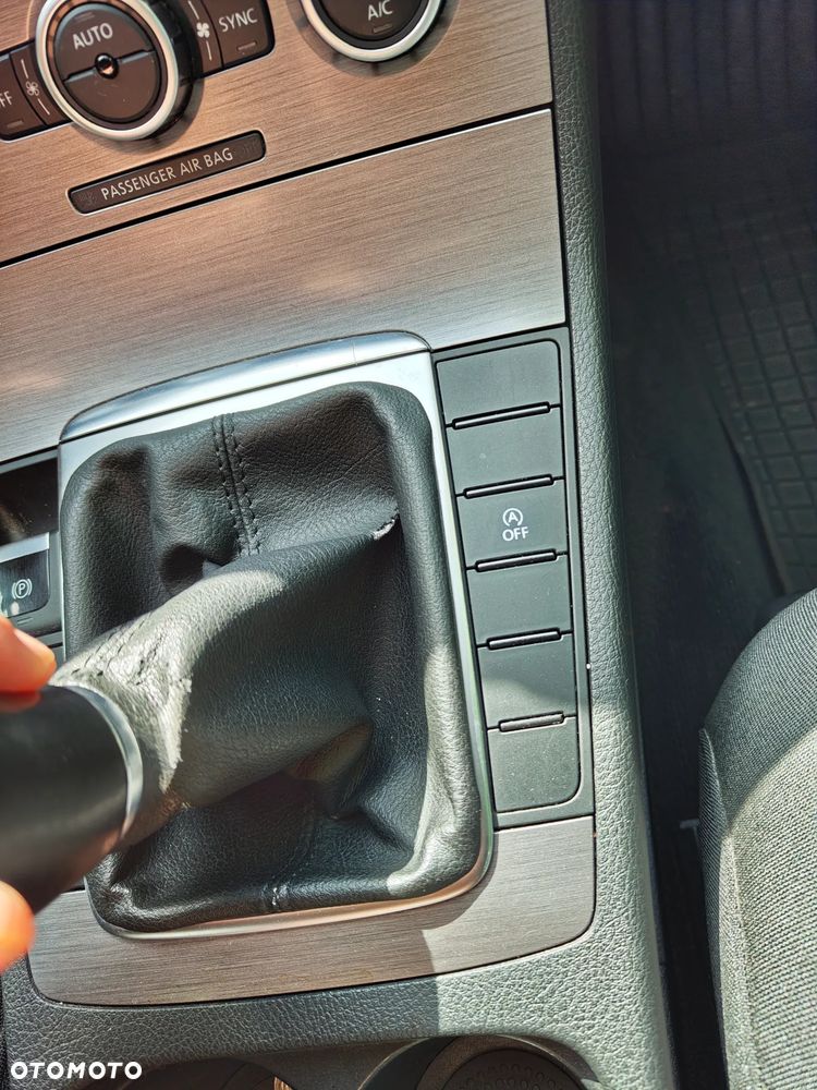Volkswagen Passat 2.0 TDI Comfortline - 12