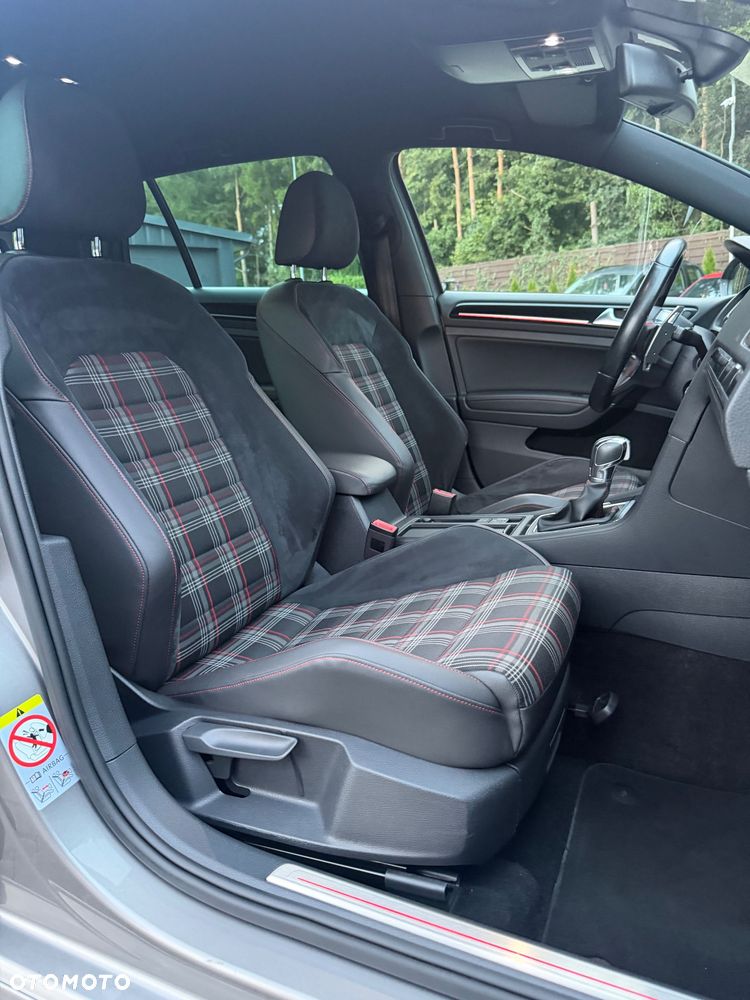 Volkswagen Golf 2.0 TSI BMT GTI Performance DSG - 33