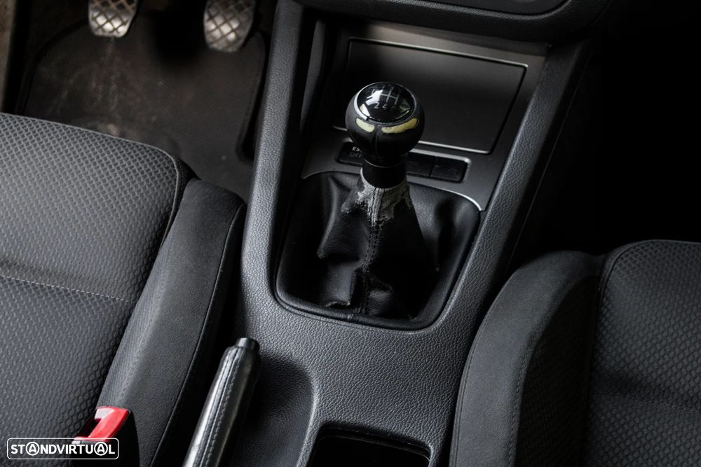 VW Golf 1.6 FSi Confortline - 34