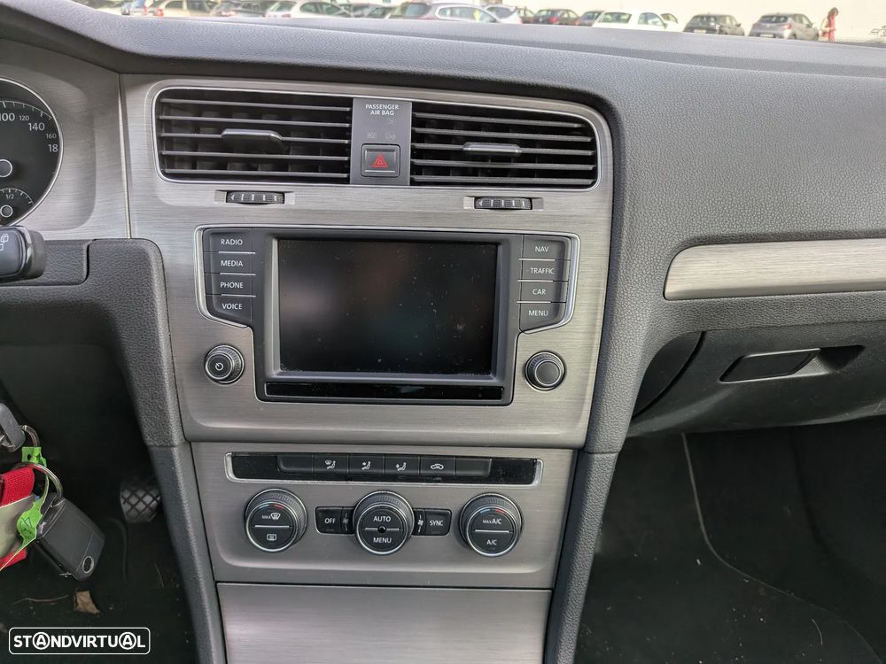 VW Golf Variant 1.6 TDi BlueMotion Confortline - 11