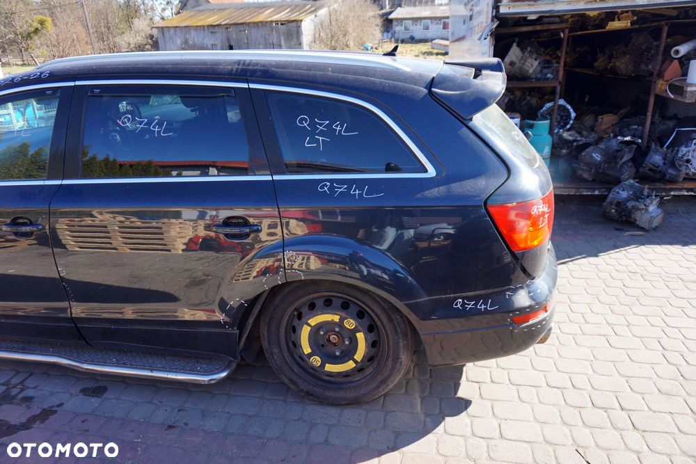ĆWIARTKA BŁOTNIK TYLNY LEWY Q7 LZ5Q 4L LIFT  AUDI 2009-2015 - 2