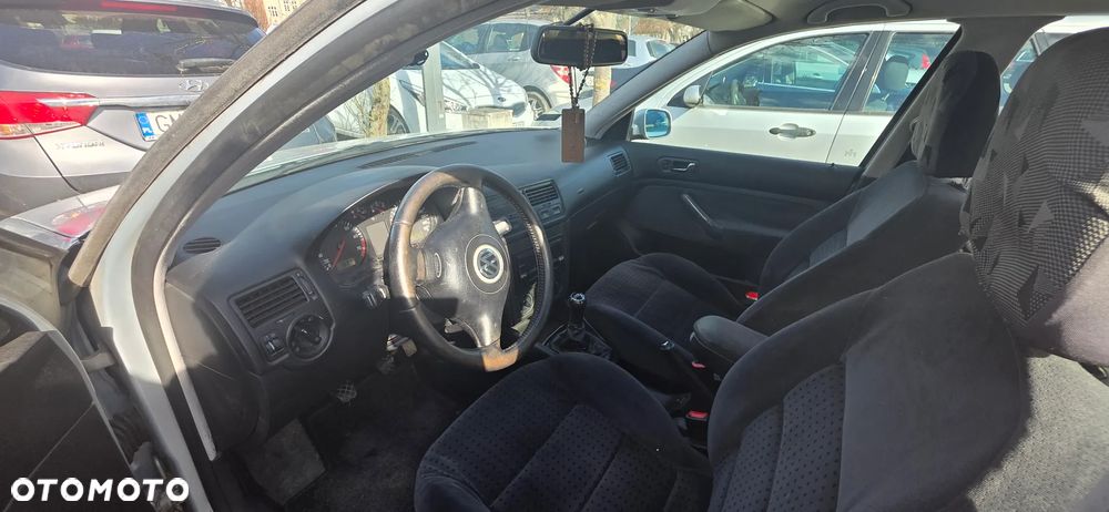 Volkswagen Bora Variant 1.6 - 9