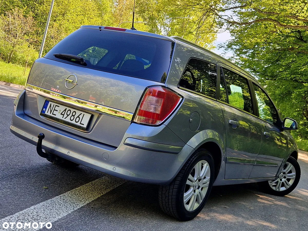 Opel Astra 1.6 Caravan Cosmo - 4