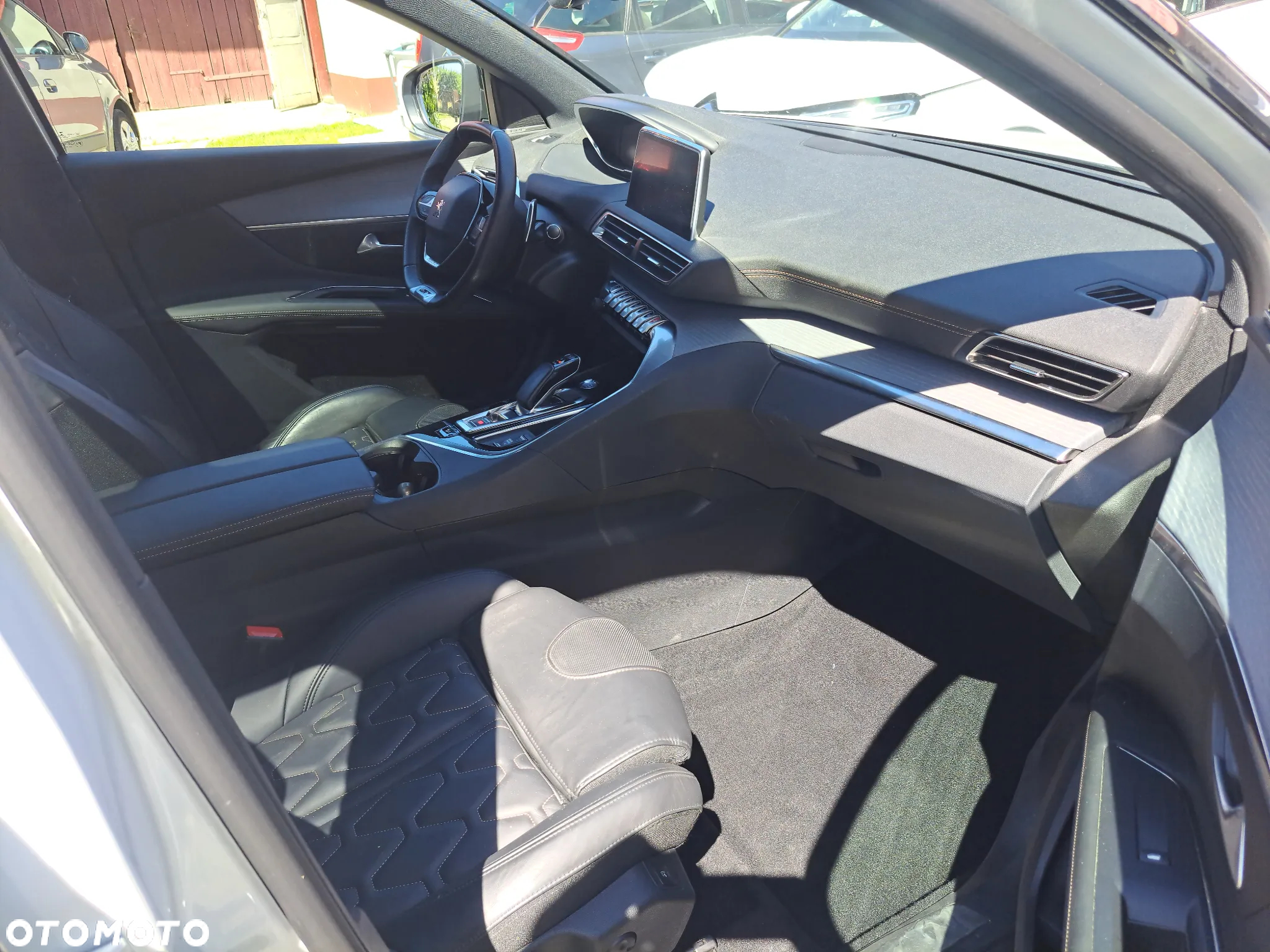 Peugeot 3008 Plug-In Hybrid4 300 e-EAT8 GT - 10