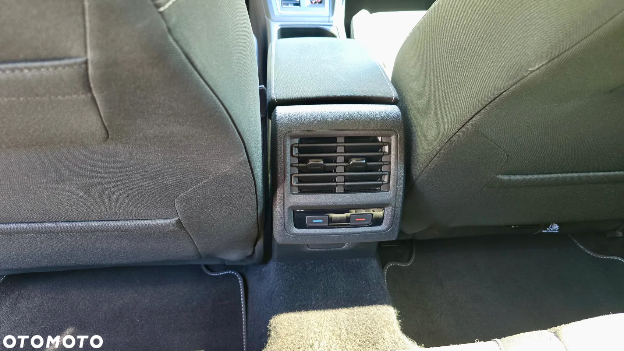Volkswagen Golf - 8