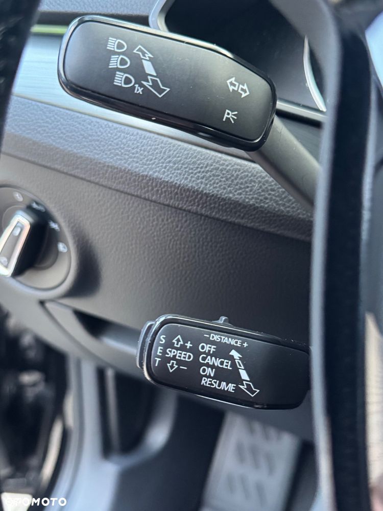 Skoda Superb 2.0 TDI Sportline DSG - 22