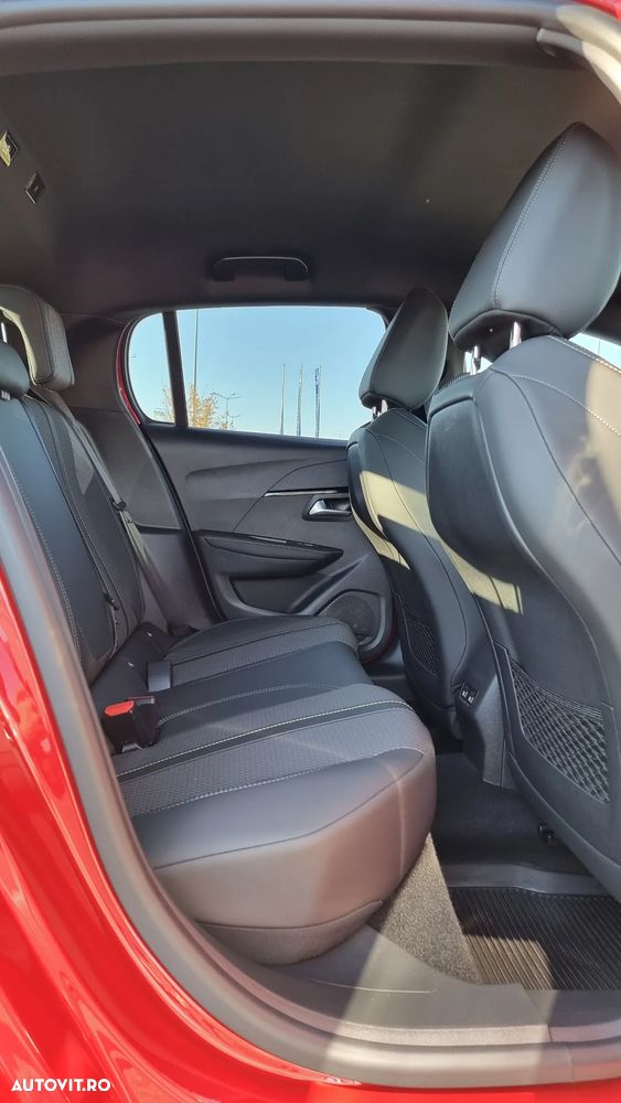 Peugeot 208 1.2 L PureTech STT EAT8 GT Line - 14