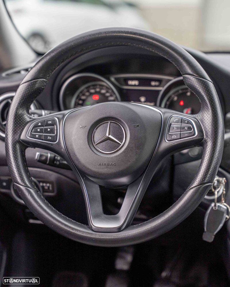 Mercedes-Benz CLA 180 d Shooting Brake - 16