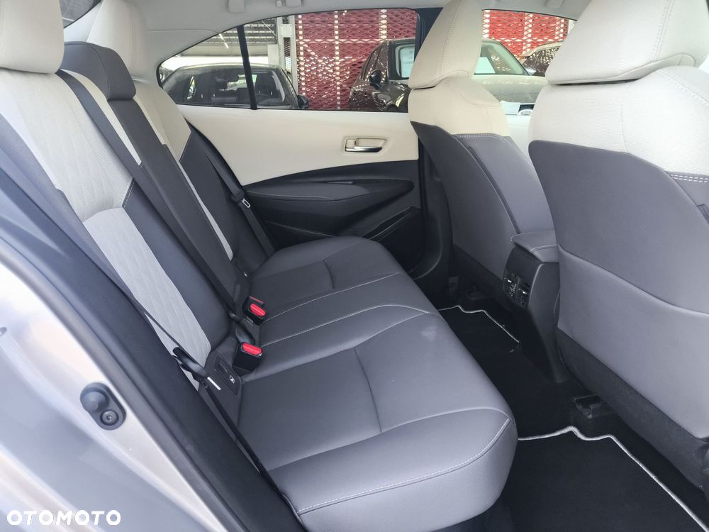 Toyota Corolla 1.8 Hybrid Executive - 10