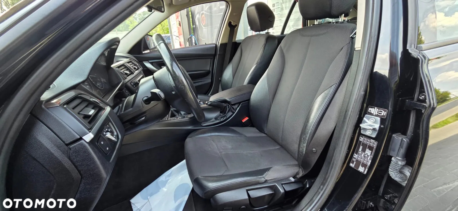 BMW Seria 3 320d DPF Touring Blue Performance Edition Exclusive - 28