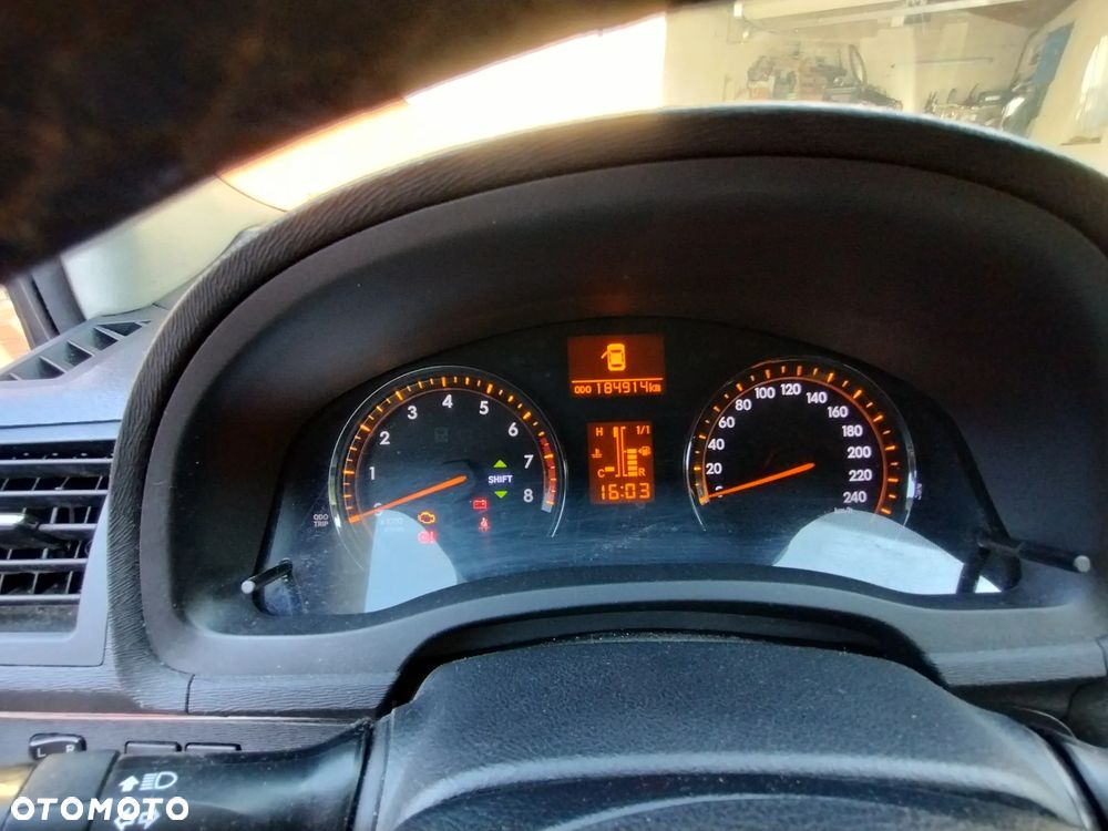 Toyota Avensis 1.8 Comfort - 5