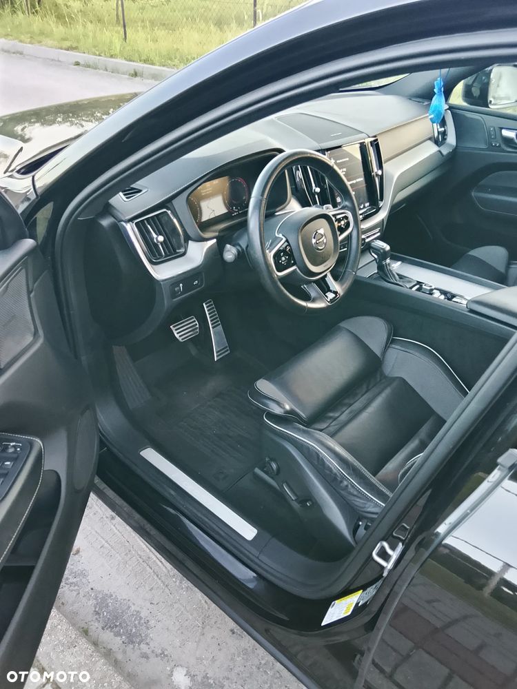 Volvo XC 60 T5 AWD R-Design - 16
