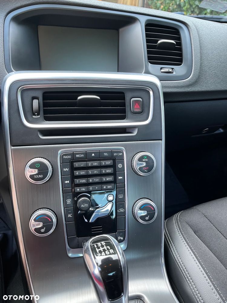 Volvo S60 D4 Drive-E Momentum - 10