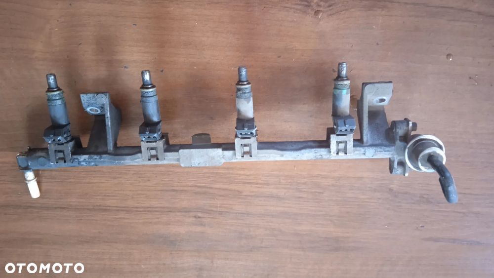 FORD FOCUS MK1 1.4 LISTWA WTRYSKOWA WTRYSKIWACZE 98MF-BA9F593 98MF-9H487 - 1