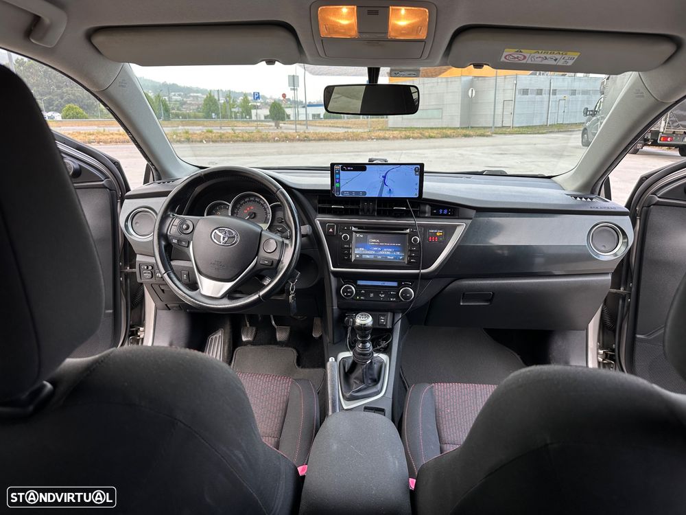 Toyota Auris Touring Sports 1.4 D-4D Com+P.Sport - 17